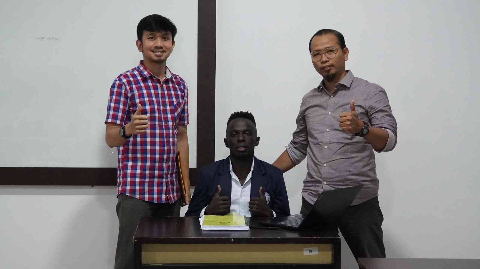 Kembali, Mahasiswa Asing asal Uganda ini Sandang Gelar Sarjana di Prodi Manajemen IIB Darmajaya Kembali, Mahasiswa Asing asal Uganda ini Sandang Gelar Sarjana di Prodi Manajemen IIB Darmajaya