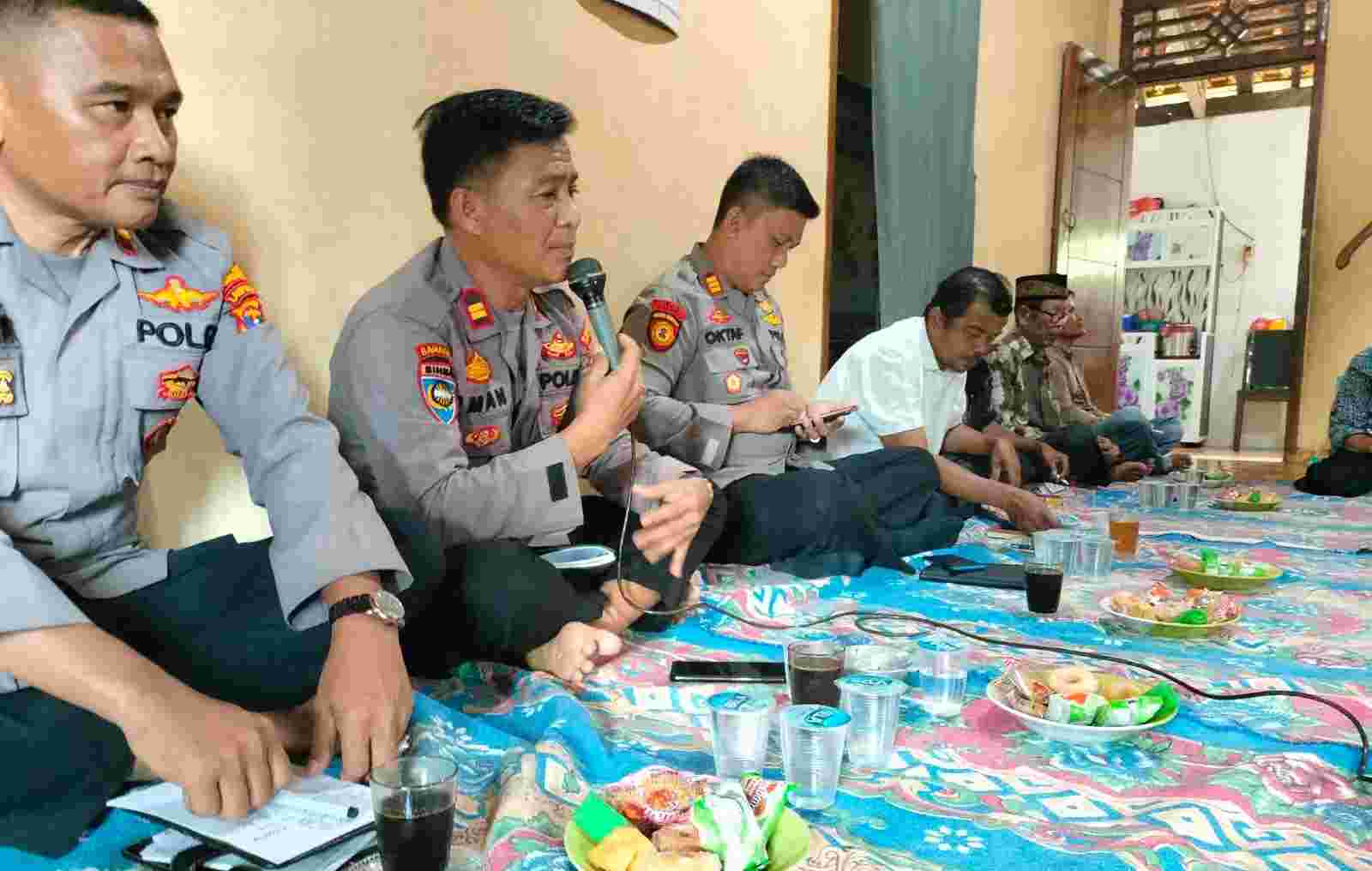 Polres Tanggamus Serap Aspirasi Warga Tanjung Jaya Limau Polres Tanggamus Serap Aspirasi Warga Tanjung Jaya Limau