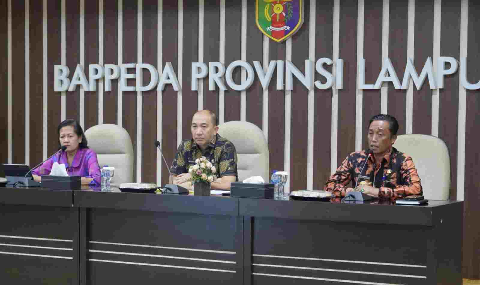 Diskusi Publik Jelang HUT ke-59, Kepala Bappeda Sampaikan Kemandirian Fiskal 2022-2023 Diskusi Publik Jelang HUT ke-59, Kepala Bappeda Sampaikan Kemandirian Fiskal 2022-2023