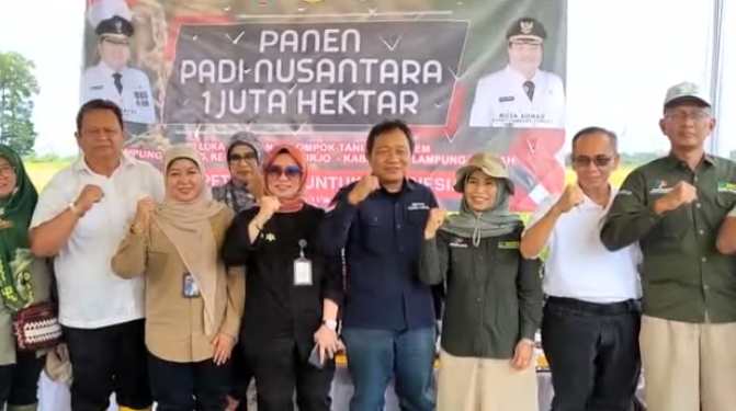 Wakili Gubernur, Kusnardi Hadiri Panen Raya Nusantara di Kelompok Tani Adem Ayem Lamteng Wakili Gubernur, Kusnardi Hadiri Panen Raya Nusantara di Kelompok Tani Adem Ayem Lamteng