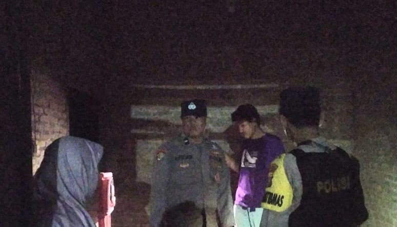 Polsek Talang Padang Identifikasi Kebakaran Rumah di Gisting Bawah Polsek Talang Padang Identifikasi Kebakaran Rumah di Gisting Bawah