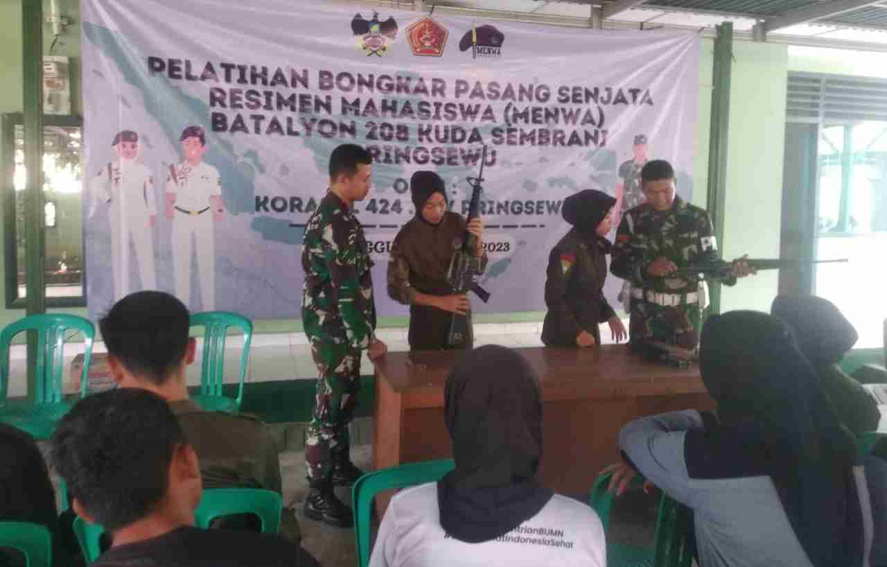 IARMI Dan Menwa Yon 208 Kuda Semberani Latihan Bongkar Pasang Senjata IARMI Dan Menwa Yon 208 Kuda Semberani Latihan Bongkar Pasang Senjata
