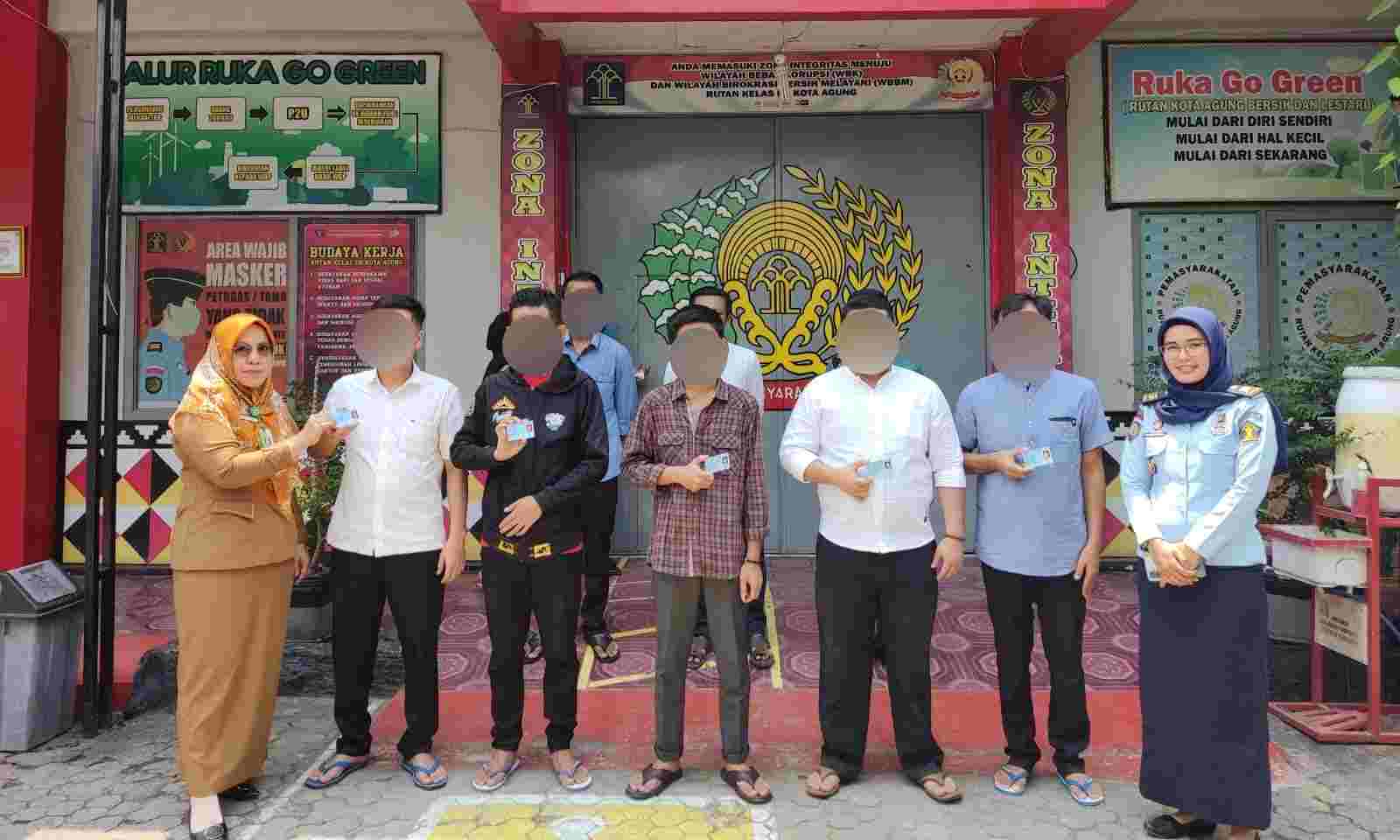 Pembebasan Bersyarat, 8 WBP Rutan Kota Agung Langsung dapat KTP Elektronik Pembebasan Bersyarat, 8 WBP Rutan Kota Agung Langsung dapat KTP Elektronik