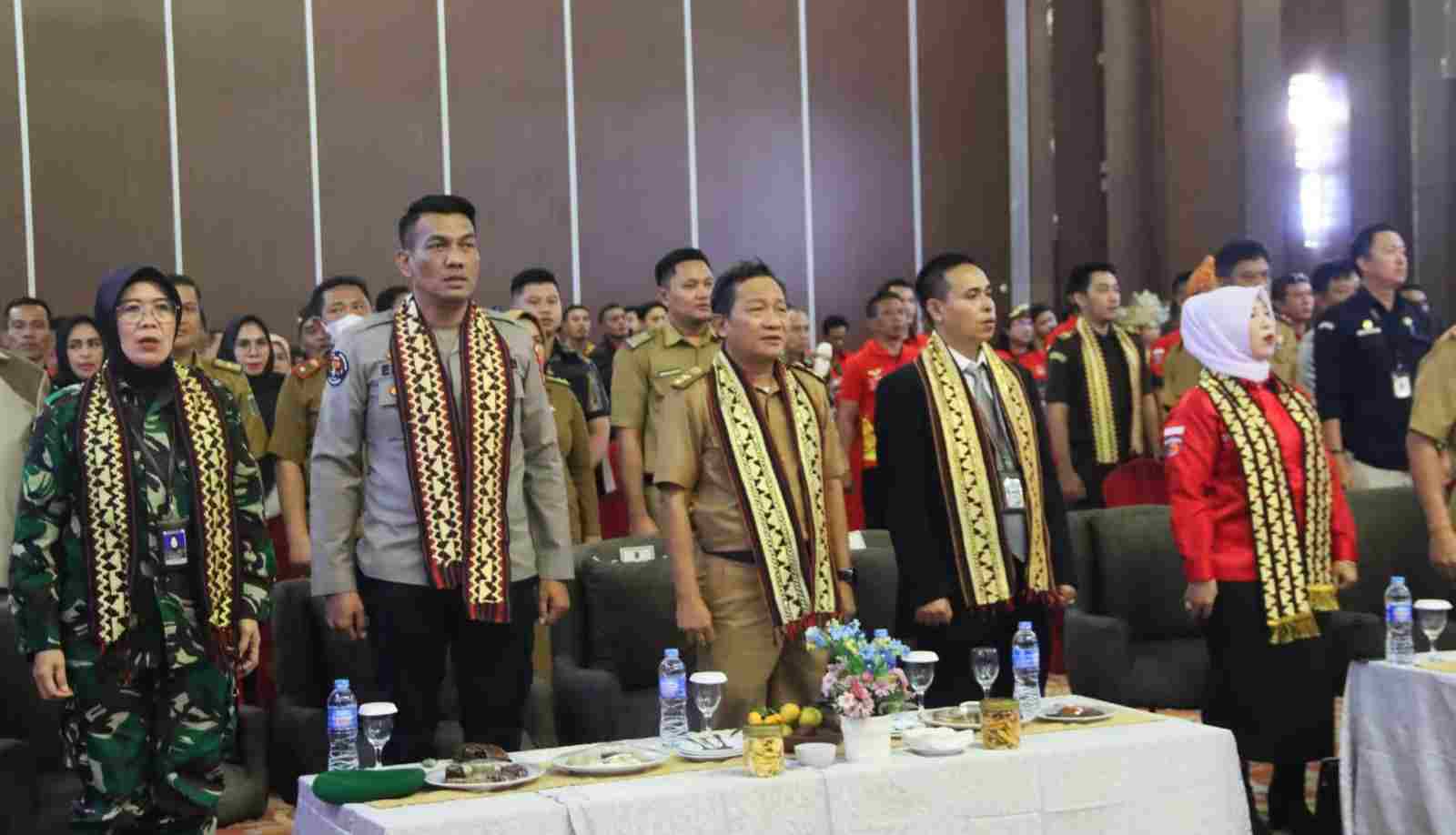 Gubernur Menerima Anugerah PWDPI Award 2023 Kategori Duta Pemimpin Sukses Bangun Daerah Gubernur Menerima Anugerah PWDPI Award 2023 Kategori Duta Pemimpin Sukses Bangun Daerah