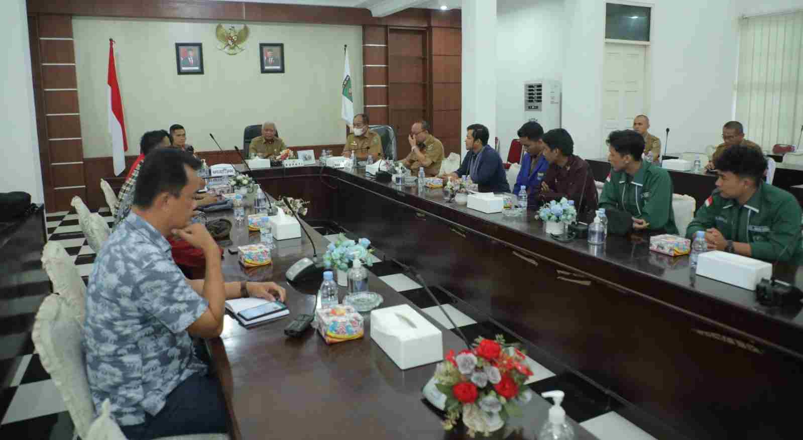 Bupati Surya Sambut Audiensi Cipayung Plus Bupati Surya Sambut Audiensi Cipayung Plus