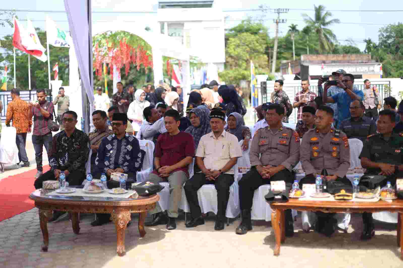 Sukseskan Kirab Pemilu 2024, PJ Bupati Aceh Utara Lepas Balon Sura Sulu ke Udara Sukseskan Kirab Pemilu 2024, PJ Bupati Aceh Utara Lepas Balon Sura Sulu ke Udara