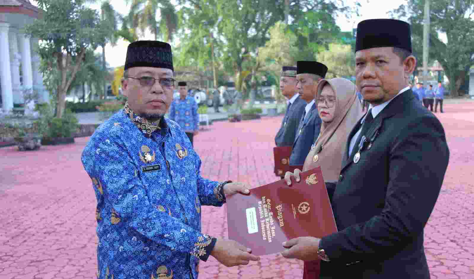 Pimpin AKN, John Hardi Harapkan ASN Jadi Contoh di Bulan Suci Ramadhan Pimpin AKN, John Hardi Harapkan ASN Jadi Contoh di Bulan Suci Ramadhan