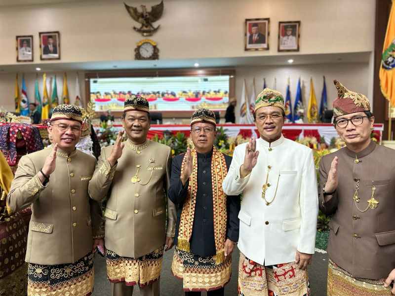 Buka Rapat Paripurna Istimewa, Mingrum Gumay : Bergandeng Tangan Untuk Kepentingan Rakyat Buka Rapat Paripurna Istimewa, Mingrum Gumay : Bergandeng Tangan Untuk Kepentingan Rakyat