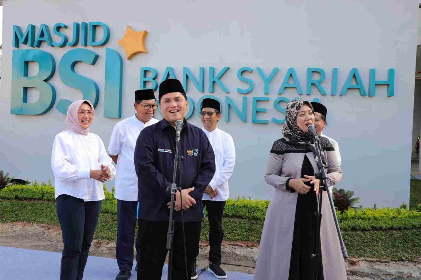 Wagub Chusnunia Dampingi Menteri BUMN RI Erick Thohir Resmikan Masjid BSI Bakauheni Wagub Chusnunia Dampingi Menteri BUMN RI Erick Thohir Resmikan Masjid BSI Bakauheni