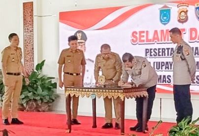 MOU Inovasi UBISELA Antara Polri, Dewan Guru Tingkat SD/SMP Resmi Ditandatangani Bupati OI MOU Inovasi UBISELA Antara Polri, Dewan Guru Tingkat SD/SMP Resmi Ditandatangani Bupati OI