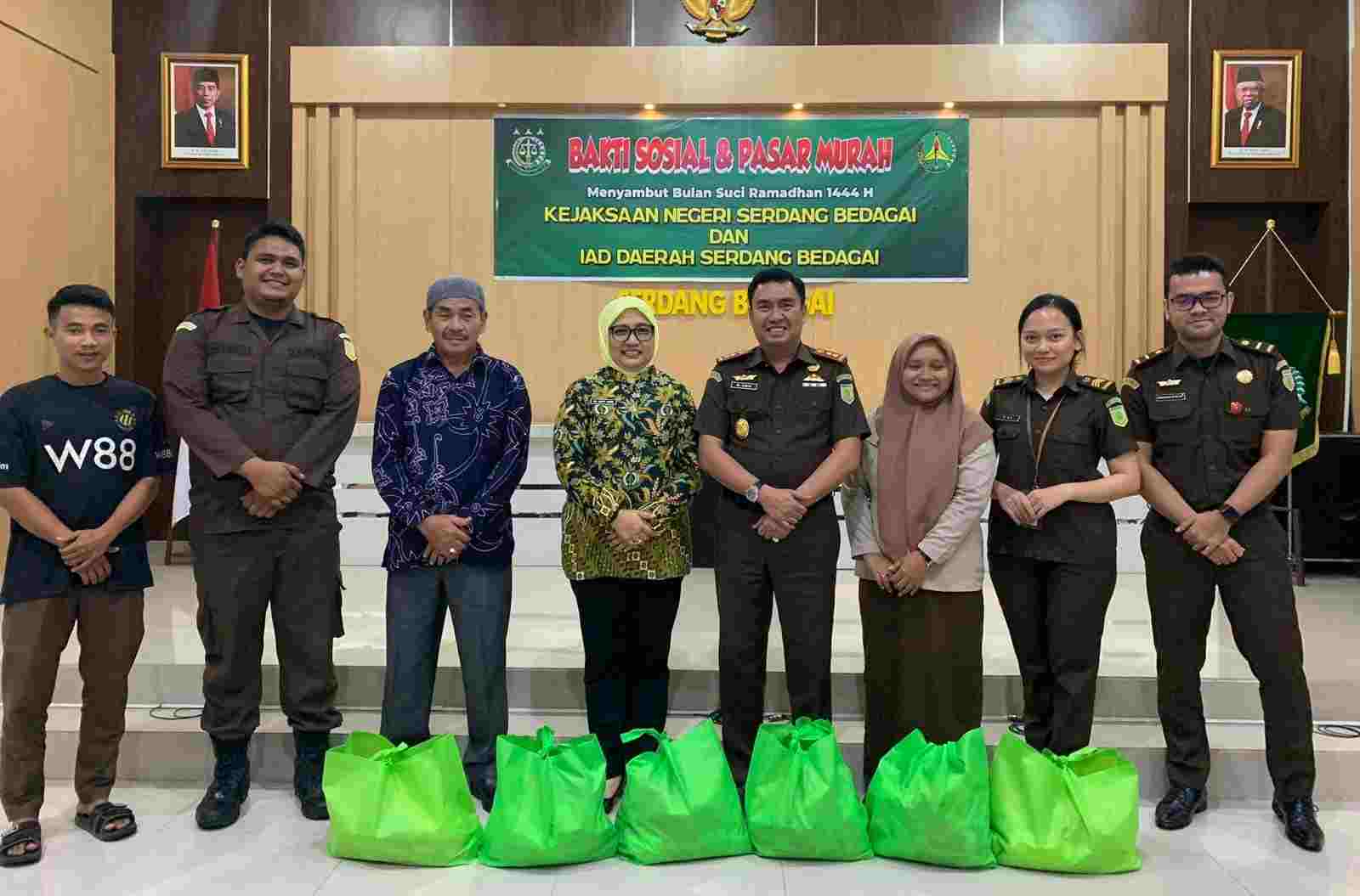 Sambut Ramadhan1444 H, Kejari dan IAD Sergai Gelar Baksos dan Pasar Murah Sambut Ramadhan1444 H, Kejari dan IAD Sergai Gelar Baksos dan Pasar Murah