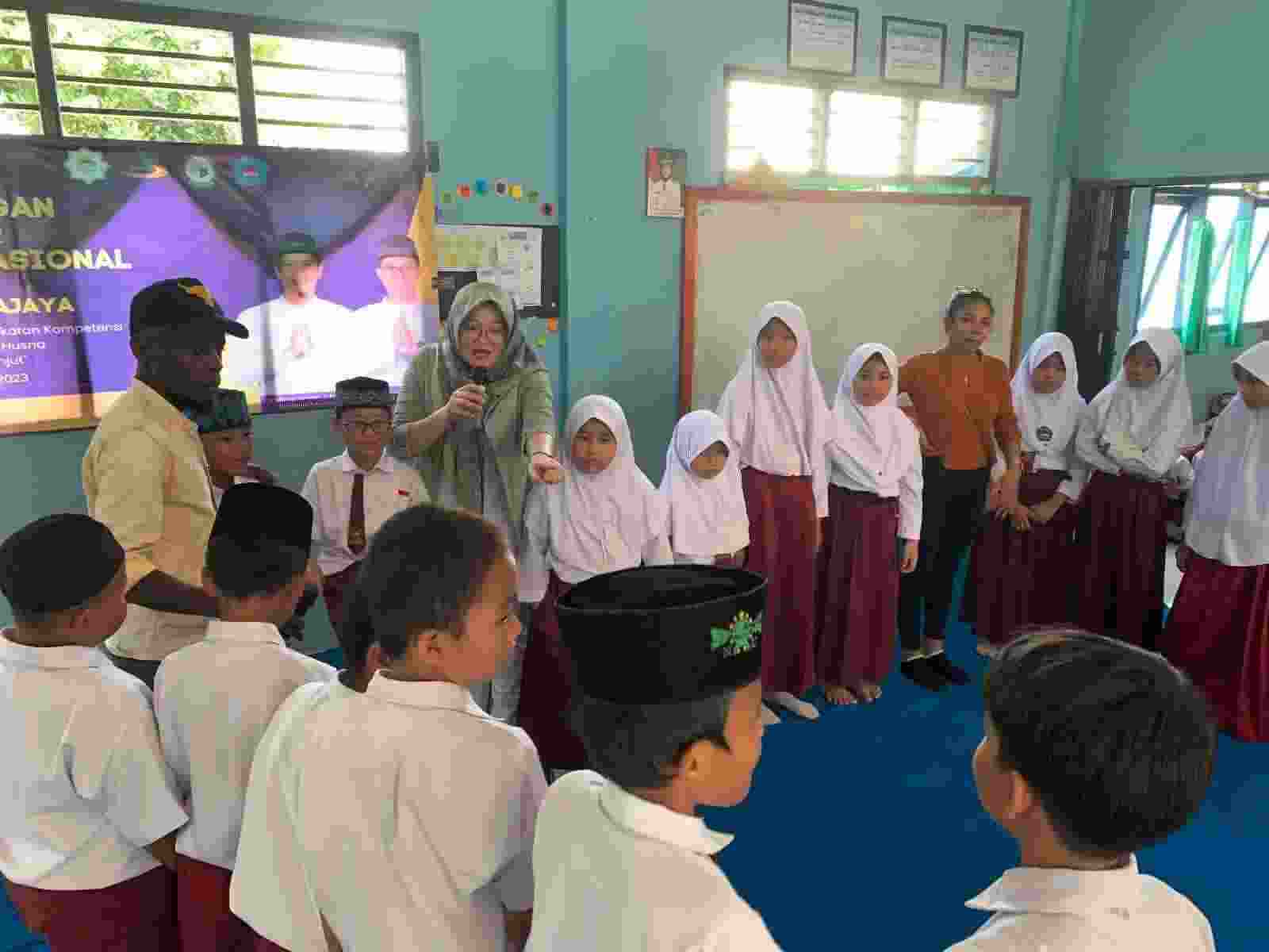 Mahasiswa Asing IIB Darmajaya Ajarkan Bahasa Inggris ke Siswa/I SDIT Asmaul Husna Mahasiswa Asing IIB Darmajaya Ajarkan Bahasa Inggris ke Siswa/I SDIT Asmaul Husna