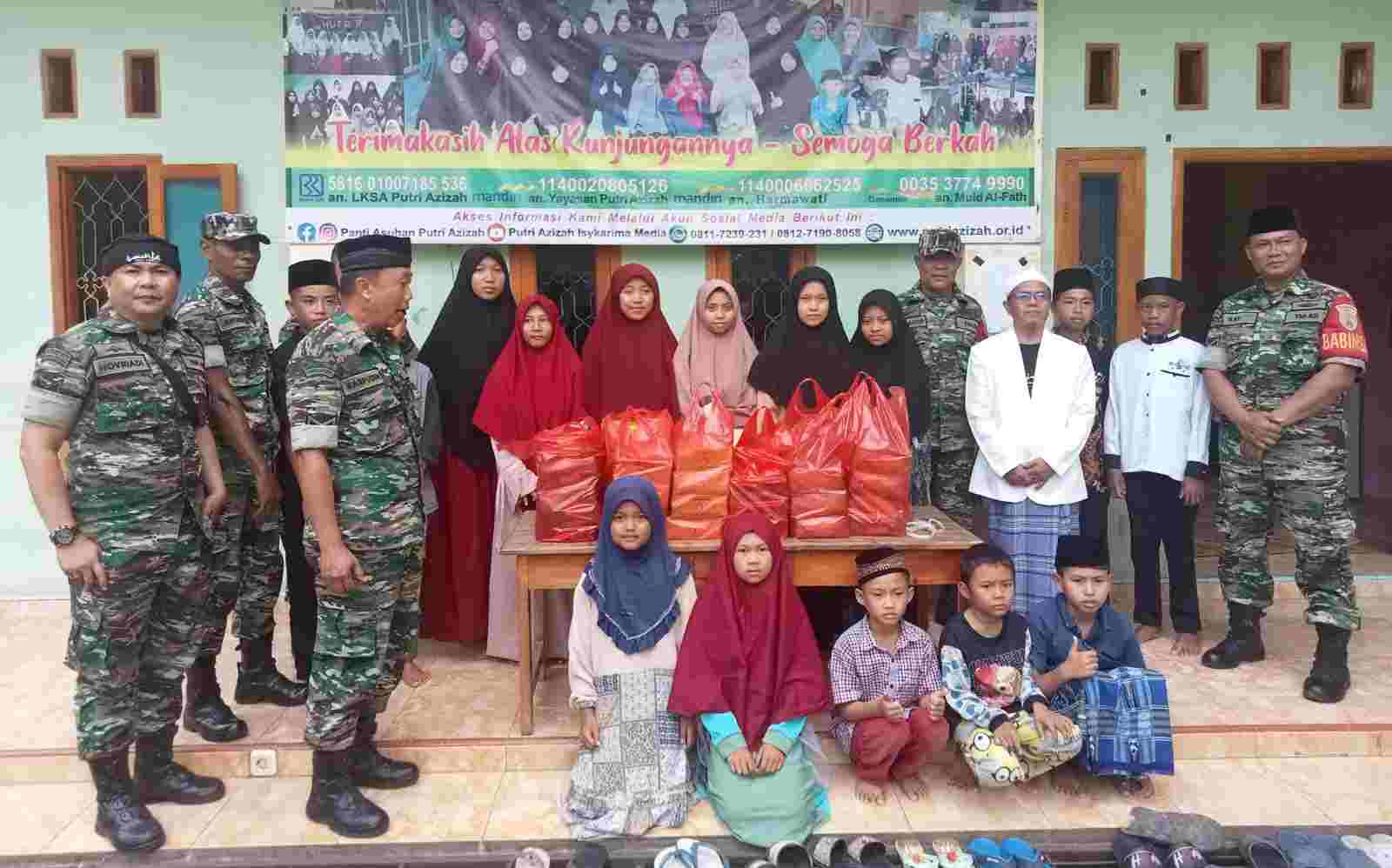 Jelang Berbuka Puasa, Personel Kodim 0410/KBL Bagi-bagi Makanan Gratis Jelang Berbuka Puasa, Personel Kodim 0410/KBL Bagi-bagi Makanan Gratis