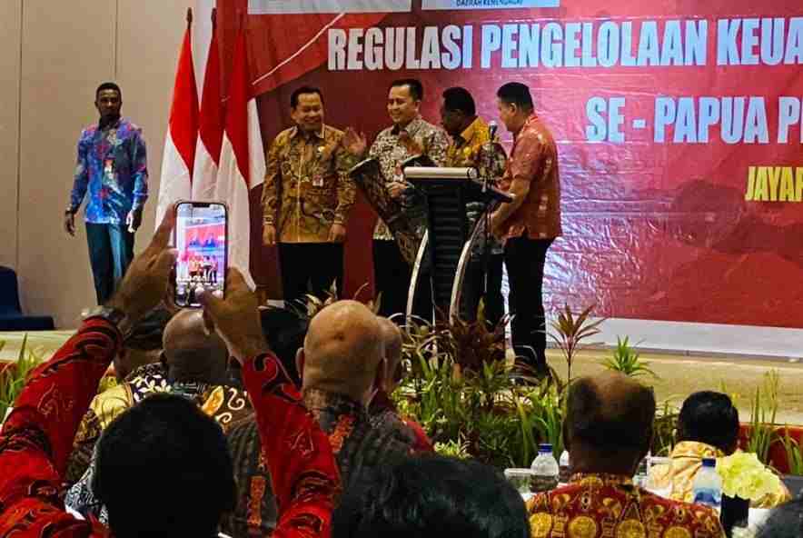 Kemendagri Dorong Papua Pegunungan Percepat Realisasi APBD dan Pastikan Pemerintahan Berjalan Efektif Kemendagri Dorong Papua Pegunungan Percepat Realisasi APBD dan Pastikan Pemerintahan Berjalan Efektif
