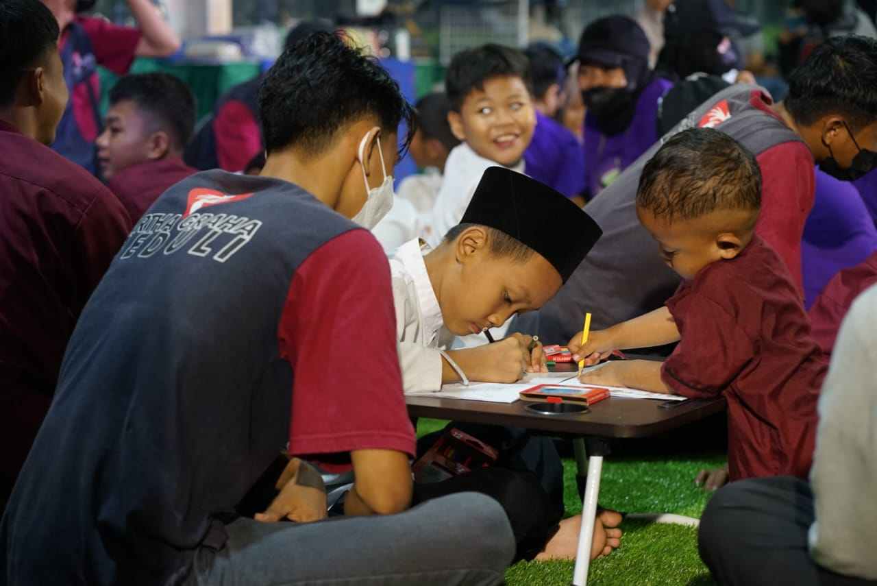 AGP Peringati Earth Hour 2023 Gelar Workshop Baju Bekas dan Santunan Anak Yatim AGP Peringati Earth Hour 2023 Gelar Workshop Baju Bekas dan Santunan Anak Yatim