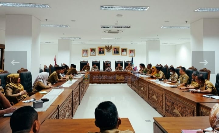 Tingkatkan Kinerja Demi Mewujudkan Percepatan Pembangunan Pesisir Barat Tingkatkan Kinerja Demi Mewujudkan Percepatan Pembangunan Pesisir Barat