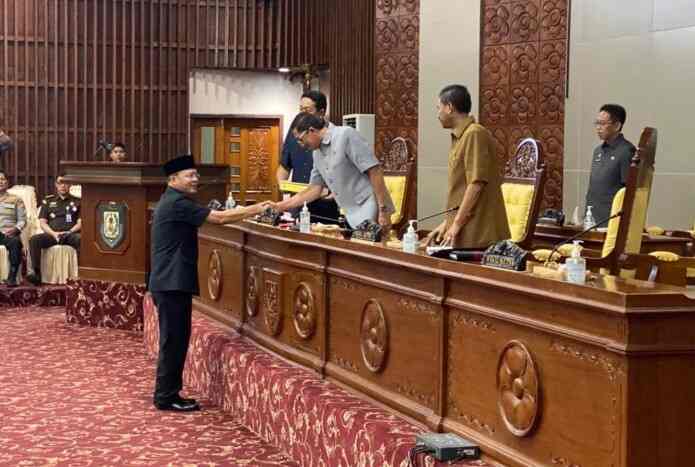 Sampaikan LKPJ 2022, Gubernur Rohidin Beberkan Pendapatan Daerah Terealisasi di Atas Target Sampaikan LKPJ 2022, Gubernur Rohidin Beberkan Pendapatan Daerah Terealisasi di Atas Target