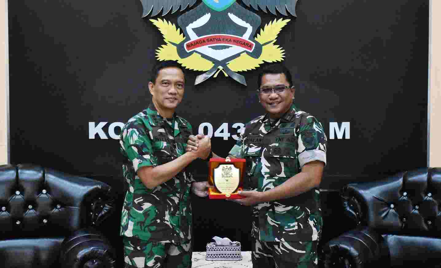 Danrem 043/Gatam Sambut Silaturahmi Danlanal Lampung Danrem 043/Gatam Sambut Silaturahmi Danlanal Lampung