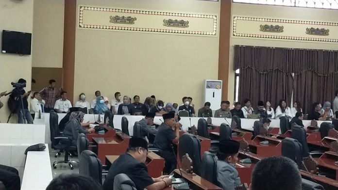Rapat Paripurna DPRD Tanggamus, Agenda Penyampaian LPJ Bupati Tanggamus 2022 Rapat Paripurna DPRD Tanggamus, Agenda Penyampaian LPJ Bupati Tanggamus 2022
