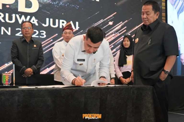 Pemkab Pesawaran Raih PPD Saburai Kabupaten Terbaik 2 Pemkab Pesawaran Raih PPD Saburai Kabupaten Terbaik 2