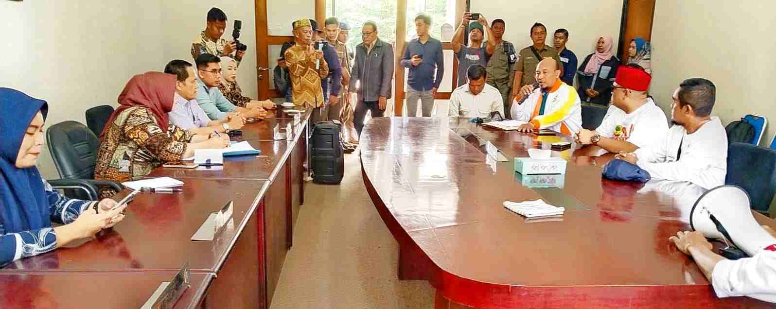 DPW Partai Berkarya Sumsel Mendesak DPRD OI Segera Memproses PAW Arham Fadoli DPW Partai Berkarya Sumsel Mendesak DPRD OI Segera Memproses PAW Arham Fadoli