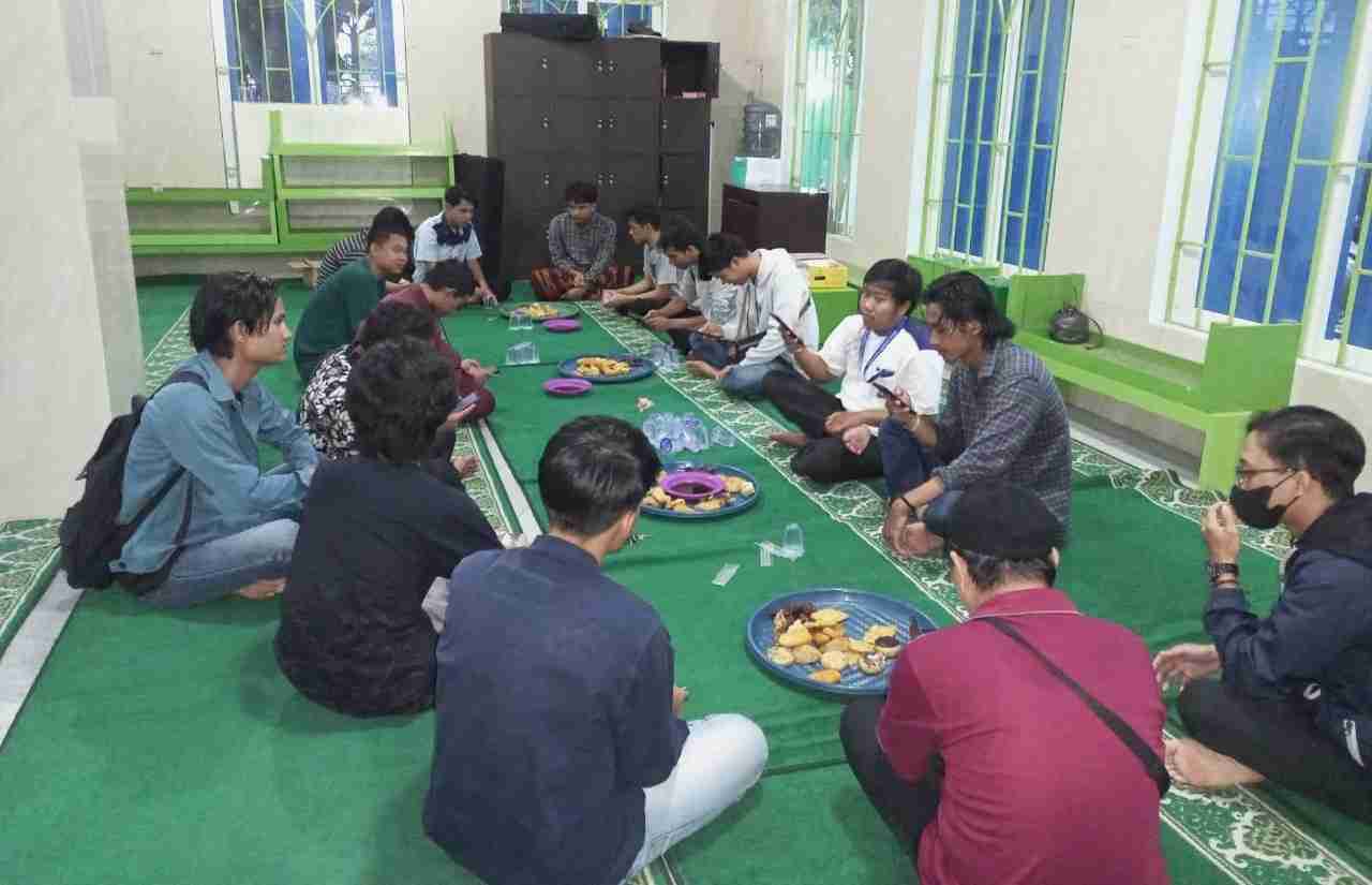 “Ramadhan Berbagi” Masjid Baitul Ilmi IIB Darmajaya Sediakan Takjil dan Makanan Berbuka “Ramadhan Berbagi” Masjid Baitul Ilmi IIB Darmajaya Sediakan Takjil dan Makanan Berbuka