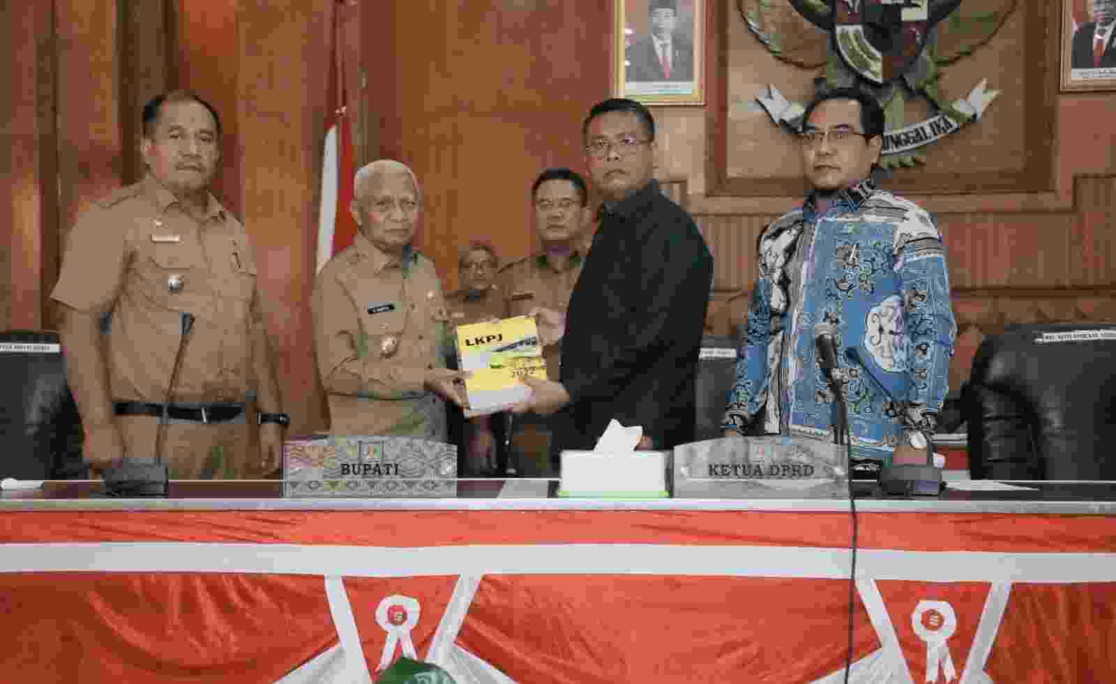 Bupati Asahan Sampaikan LKPJ Tahun Anggaran 2022 Bupati Asahan Sampaikan LKPJ Tahun Anggaran 2022