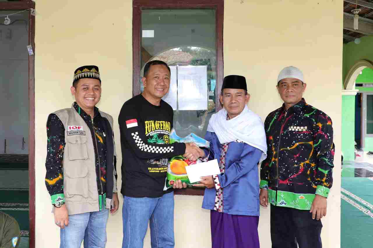 NGAJI (Ngabuburit Jimny) SKIn & LKKS Provinsi Lampung Sedekah Ramadhan di Lamsel NGAJI (Ngabuburit Jimny) SKIn & LKKS Provinsi Lampung Sedekah Ramadhan di Lamsel