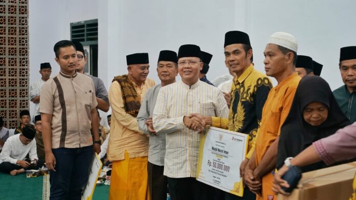 Gubernur Rohidin Apresiasi Semangat dan Tekad Masyarakat Kepahiang Memakmurkan Masjid Gubernur Rohidin Apresiasi Semangat dan Tekad Masyarakat Kepahiang Memakmurkan Masjid