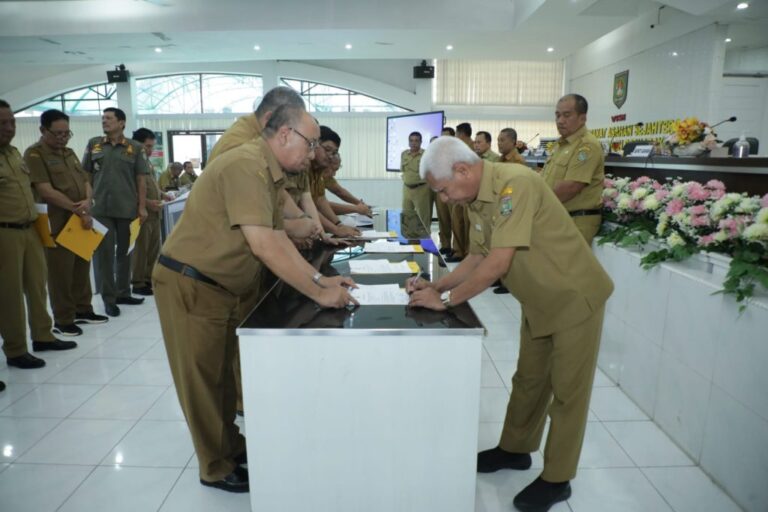 OPD dan Camat se-Kabupaten Asahan Lakukan Penandatangan Perjanjian Kinerja OPD dan Camat se-Kabupaten Asahan Lakukan Penandatangan Perjanjian Kinerja