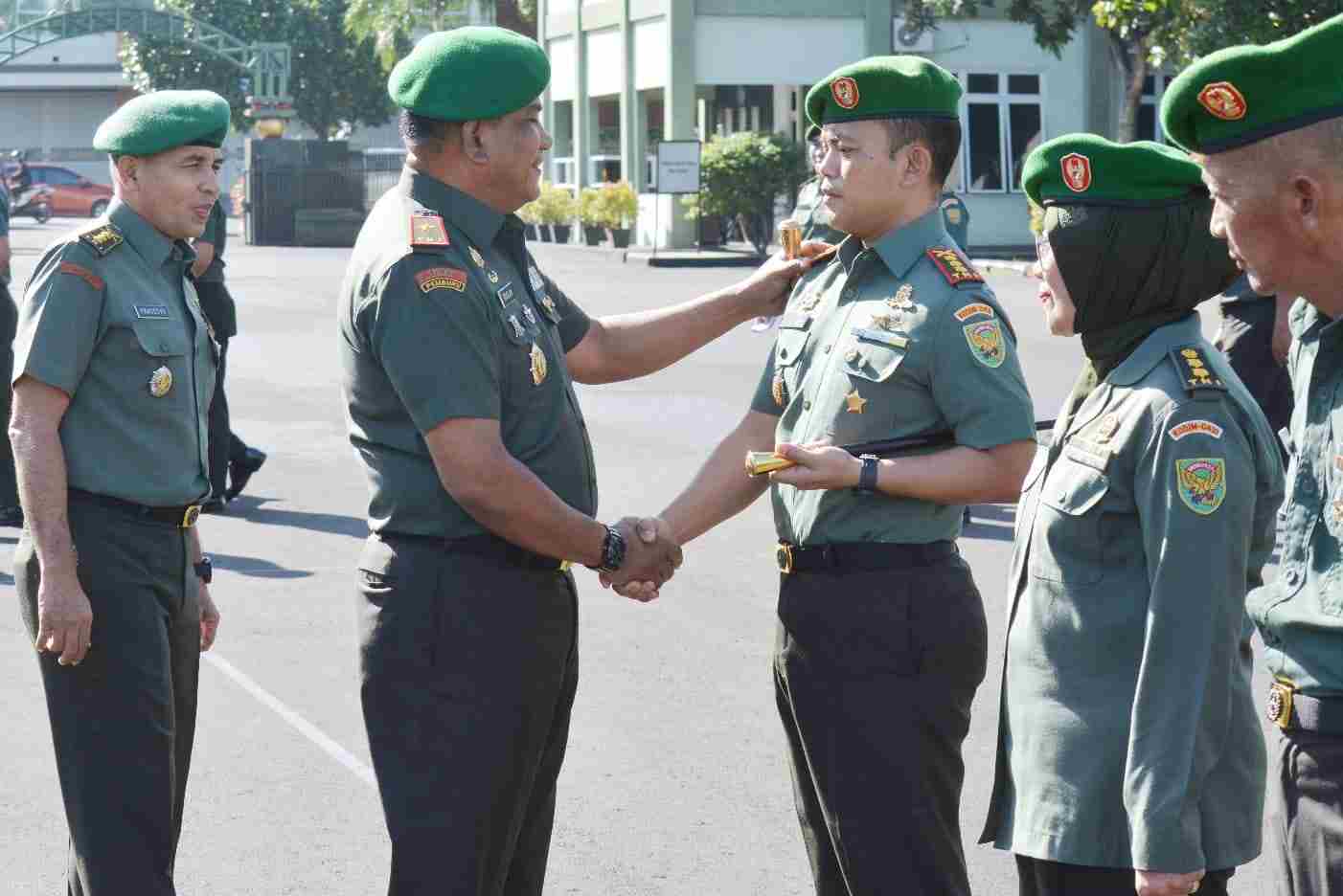 Dandim 0410/KBL Tri Arto Subagio Resmi Dilantik Menyandang Pangkat Kolonel Dandim 0410/KBL Tri Arto Subagio Resmi Dilantik Menyandang Pangkat Kolonel