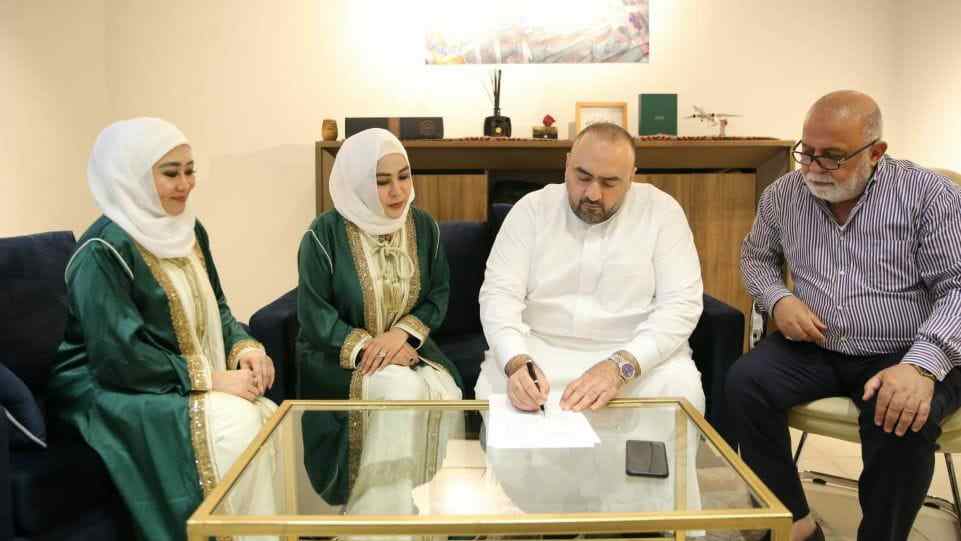 Royal Group Jalin Kerjasama dengan Perusahaan Asal Jeddah untuk Mudahkan Jamaah Indonesia Royal Group Jalin Kerjasama dengan Perusahaan Asal Jeddah untuk Mudahkan Jamaah Indonesia