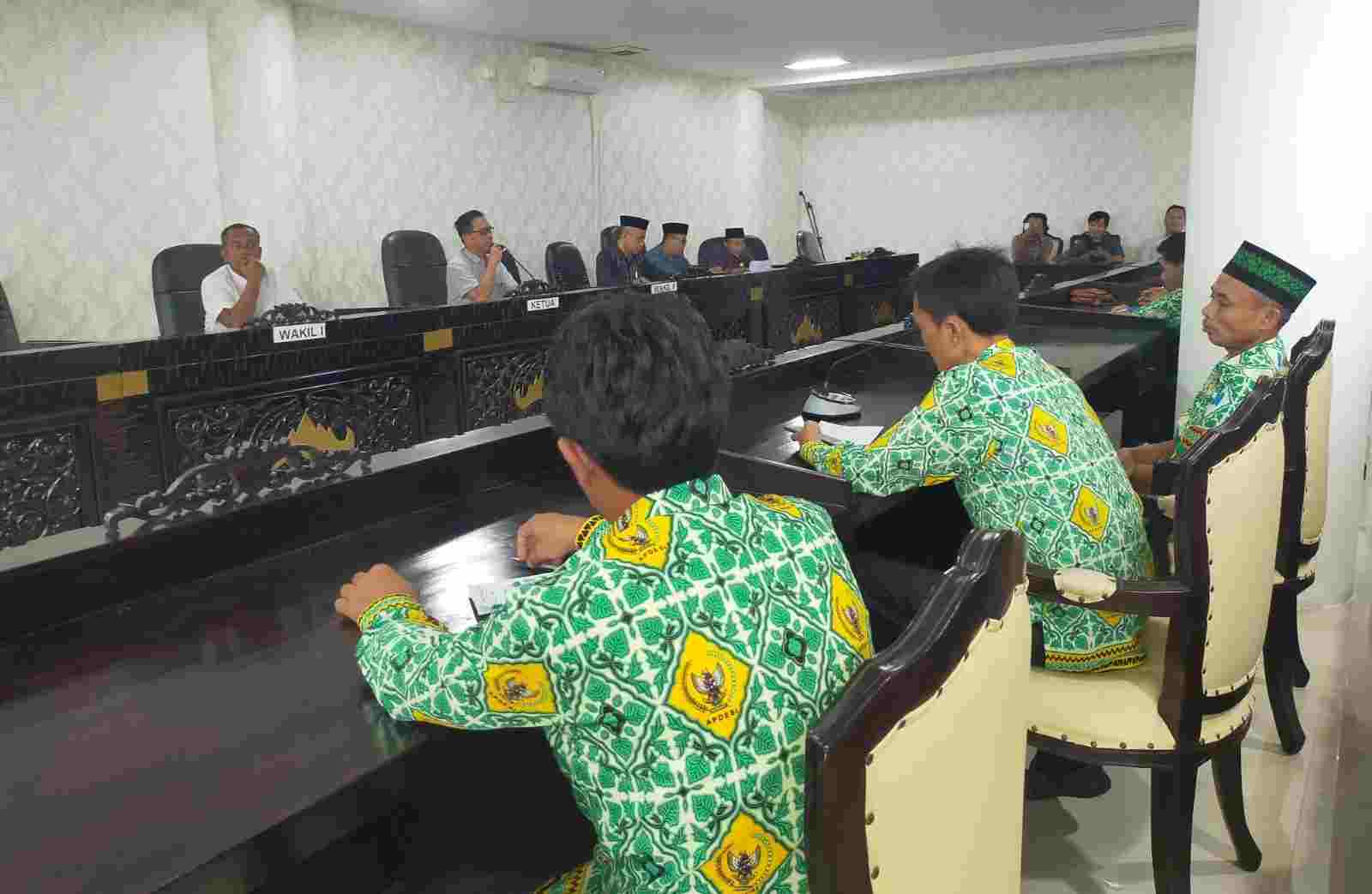 APDESI Pesisir Barat Sambangi Wakil Rakyat APDESI Pesisir Barat Sambangi Wakil Rakyat