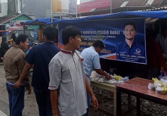 DPD Garpu Pesisir Barat Borong Dan Bagikan Ribuan Takjil DPD Garpu Pesisir Barat Borong Dan Bagikan Ribuan Takjil