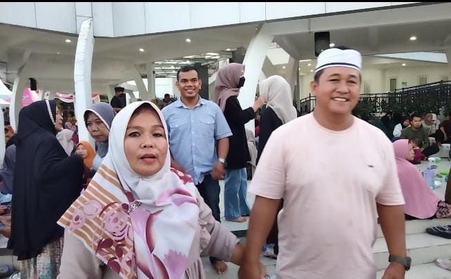 Ucap Rasa Syukur, Pemilik Yayasan Cahaya Hati Berbagi Rezeki Ucap Rasa Syukur, Pemilik Yayasan Cahaya Hati Berbagi Rezeki