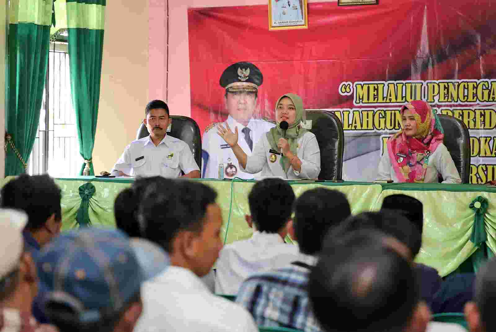 Wagub Chusnunia Minta Masyarakat Bersinergi Awasi Peredaran Narkoba di Desa Wagub Chusnunia Minta Masyarakat Bersinergi Awasi Peredaran Narkoba di Desa