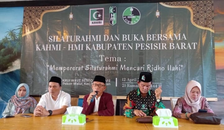 KAHMI Pesisir Barat Gelar Silaturahmi KAHMI Pesisir Barat Gelar Silaturahmi