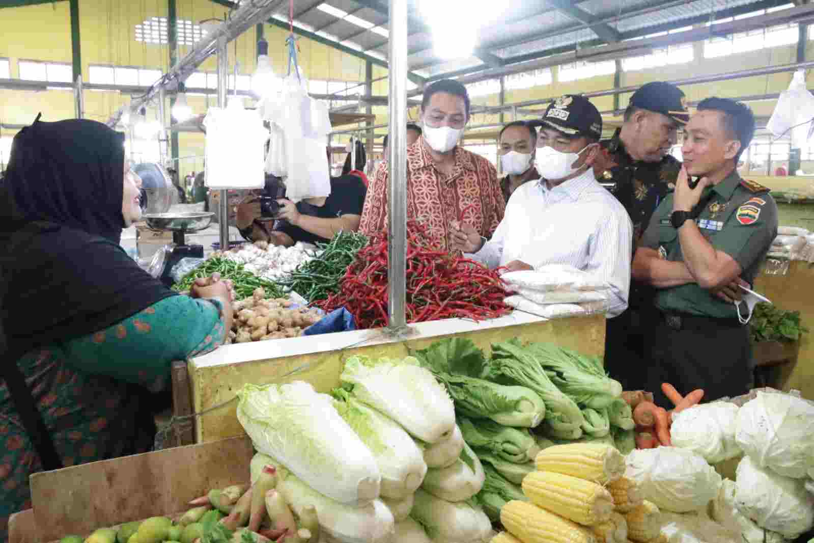 Jelang Idul Fitri, Bupati Sergai Sidak Pasar Rakyat Sei Rampah, Harga Kebutuhan Pokok Stabil Jelang Idul Fitri, Bupati Sergai Sidak Pasar Rakyat Sei Rampah, Harga Kebutuhan Pokok Stabil