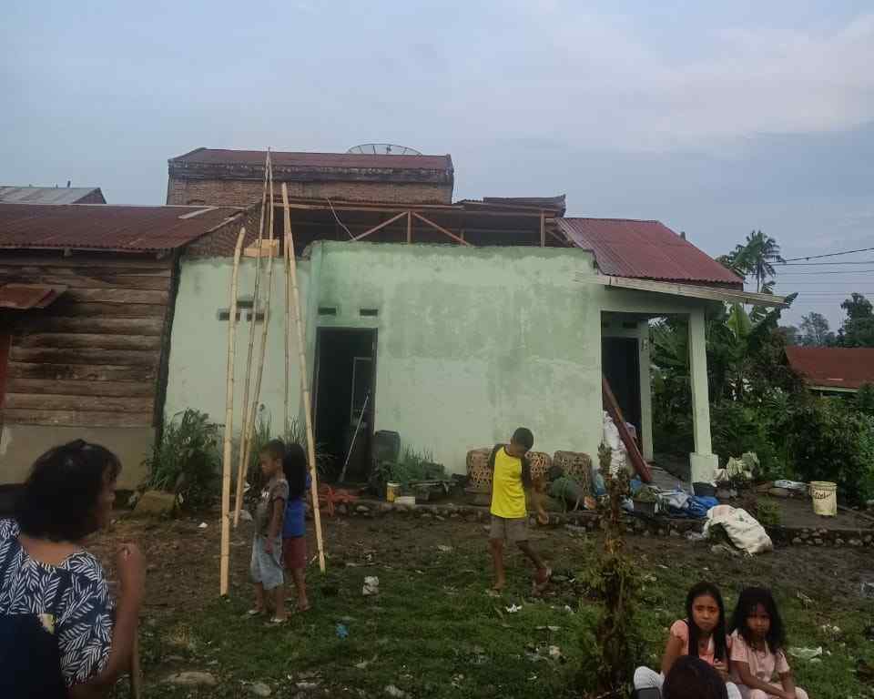 Puluhan Rumah Warga Bintang Meriah Diterjang Angin Puting Beliung Luluh Puluhan Rumah Warga Bintang Meriah Diterjang Angin Puting Beliung Luluh