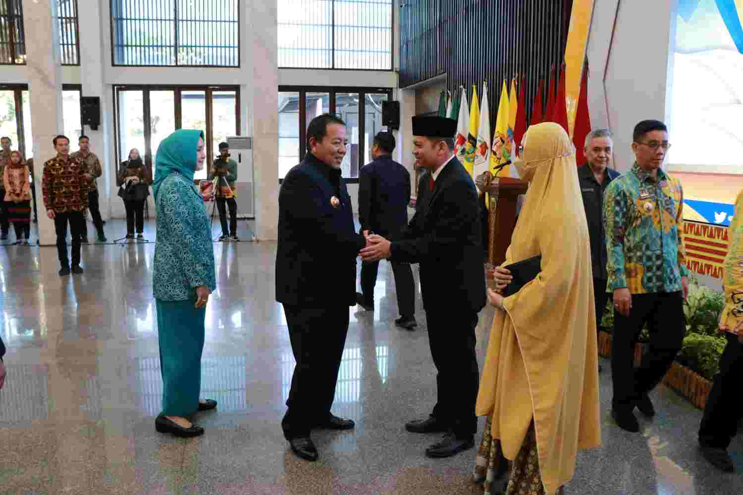 Gubernur Arinal Mengukuhkan Kepala Perwakilan BKKBN Provinsi Lampung Gubernur Arinal Mengukuhkan Kepala Perwakilan BKKBN Provinsi Lampung