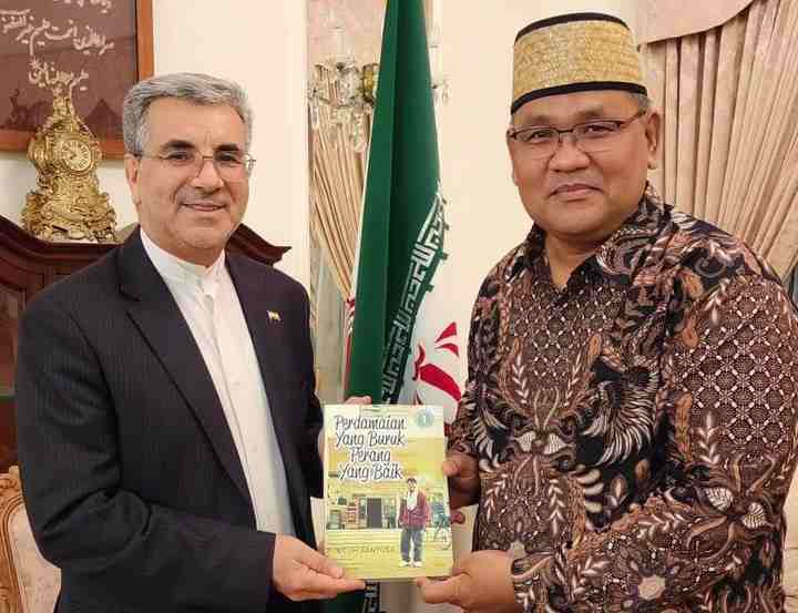 Teguh Santosa Bawa ‘Kopiah Tikew’ Mendunia Teguh Santosa Bawa ‘Kopiah Tikew’ Mendunia