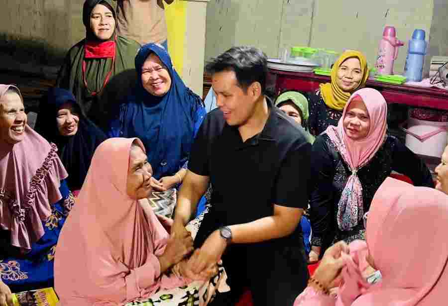 Rinaldi Alzier Buka Bersama Dhuafa Rinaldi Alzier Buka Bersama Dhuafa