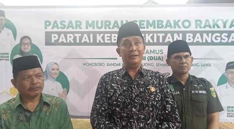Hi. Nuzul Irsan Anggota DPRD Tanggamus Saluran Ratusan Bahan Pokok di 3 Pekon Semaka Hi. Nuzul Irsan Anggota DPRD Tanggamus Saluran Ratusan Bahan Pokok di 3 Pekon Semaka