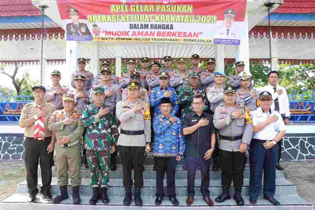 Polres Pesisir Barat Apel Gelar Pasukan Operasi Ketupat Krakatau 2023 Polres Pesisir Barat Apel Gelar Pasukan Operasi Ketupat Krakatau 2023