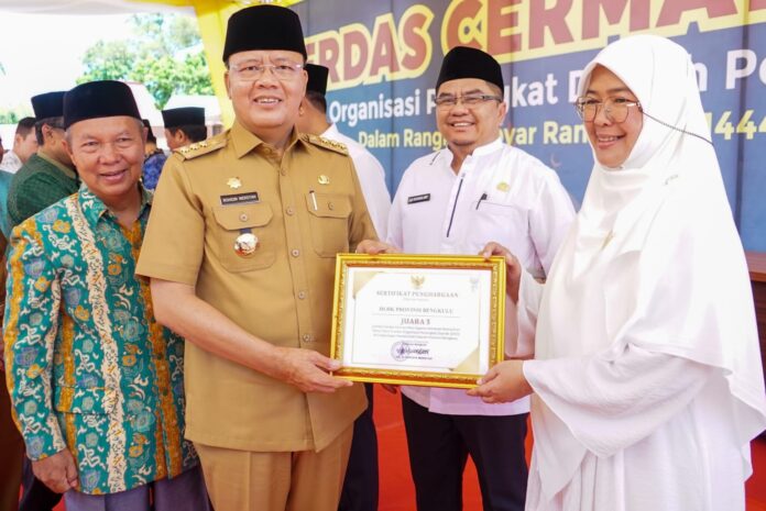 Lomba Qasidah Rabana dan Cerdas Cermat Islami antar OPD Provinsi Bengkulu Resmi Ditutup Meriah Lomba Qasidah Rabana dan Cerdas Cermat Islami antar OPD Provinsi Bengkulu Resmi Ditutup Meriah