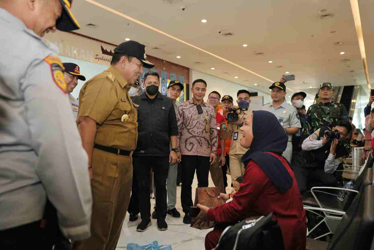 Gubernur Arinal Tinjau Arus Mudik Hari Raya Idul Fitri di Pelabuhan Bakauheni Gubernur Arinal Tinjau Arus Mudik Hari Raya Idul Fitri di Pelabuhan Bakauheni