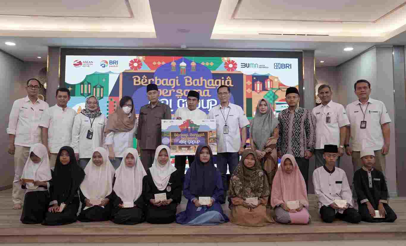 BRI Regional Office Bandar Lampung Berikan Santunan Kepada 200 Anak Yatim Piatu BRI Regional Office Bandar Lampung Berikan Santunan Kepada 200 Anak Yatim Piatu
