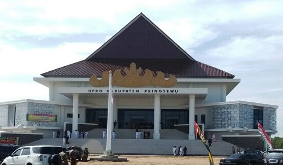 Beberapa Fraksi Berharap BK Panggil Ketua DPRD Pringsewu Beberapa Fraksi Berharap BK Panggil Ketua DPRD Pringsewu