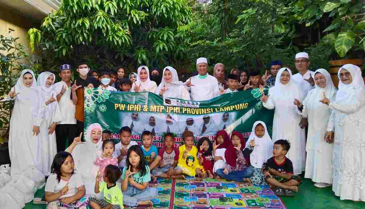 Akhiri Tadarusan Al-Qur’an On The Road, MTP IPHI Lampung Berbagi Sembako Akhiri Tadarusan Al-Qur’an On The Road, MTP IPHI Lampung Berbagi Sembako