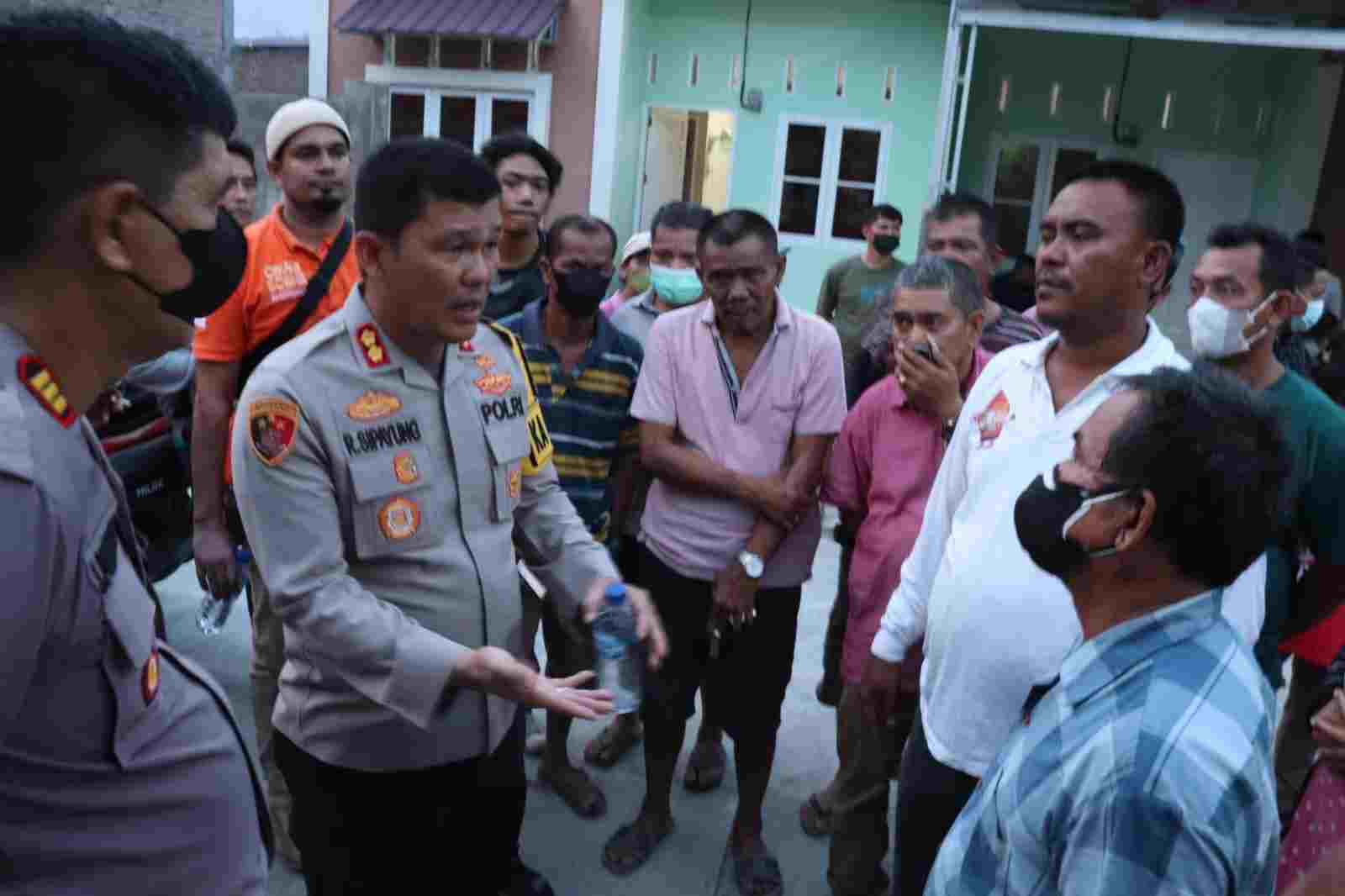 Kapolres Simalungun Pimpin Olah TKP Penemuan Mayat Perempuan Pegawai Puskesmas Kapolres Simalungun Pimpin Olah TKP Penemuan Mayat Perempuan Pegawai Puskesmas